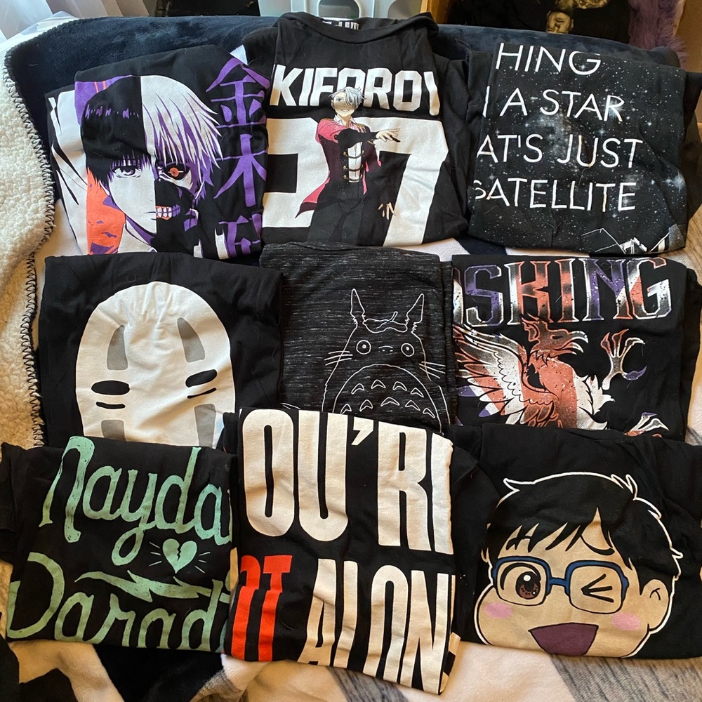 Hot Topic shirt lot